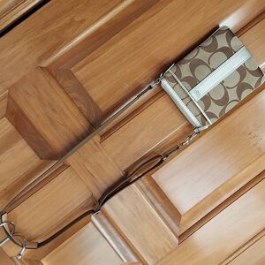 • Coach Signature Leather Crossbody Messenger Bag, Adjustable Straps, Clean, EUC